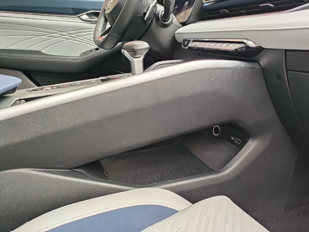 2023 Geely Preface 2.0T 190HP L4 7DCT,autocango,china used car exporter,china ev exporter,chinese used car exporter,chinese used ev exporter