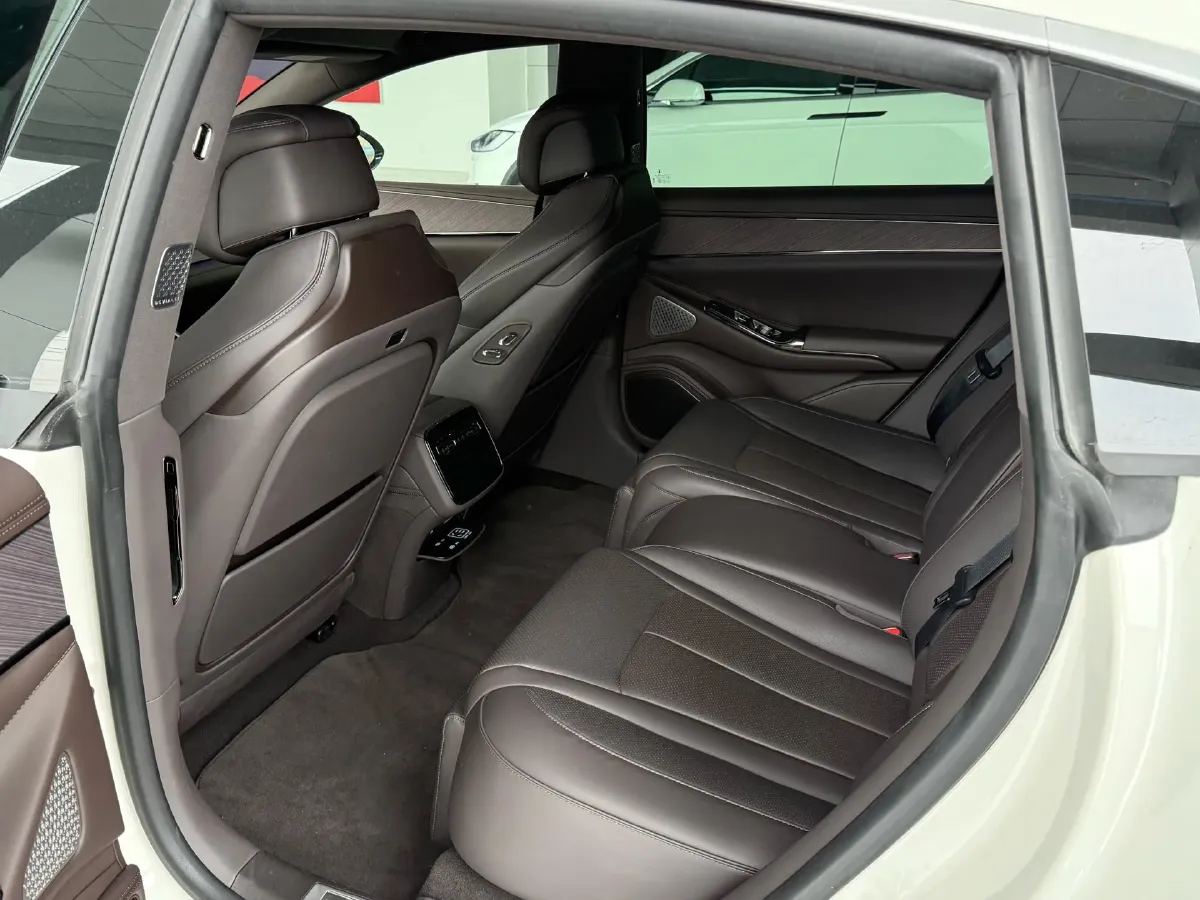 2024 Denza DenzaZ9 2.0T 207HP L4 E-CVT PHEV 38.5KWH,autocango,china used car exporter,china ev exporter,chinese used car exporter,chinese used ev exporter