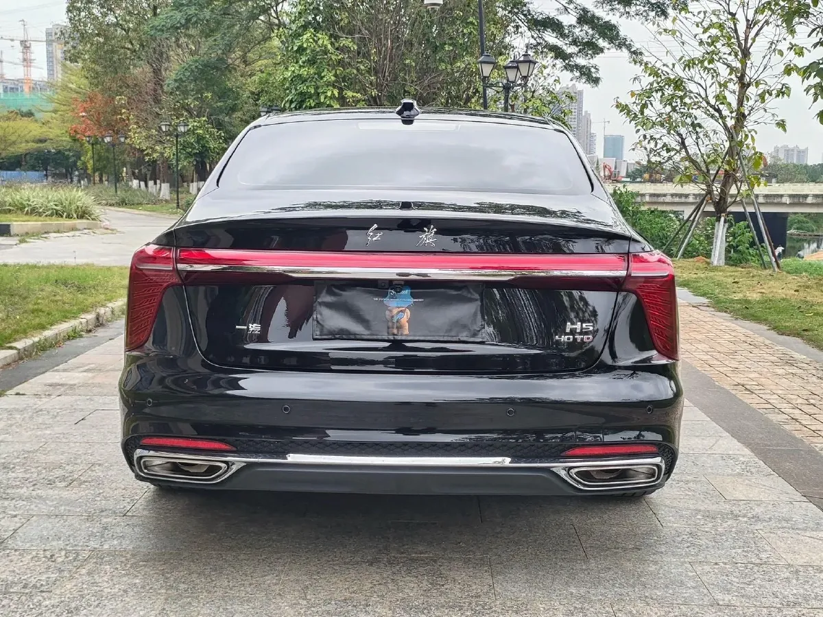 2023 HongQi H5 2.0T 224HP L4 8AT,autocango,china used car exporter,china ev exporter,chinese used car exporter,chinese used ev exporter