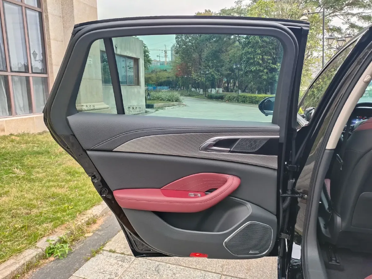 2023 HongQi H5 2.0T 224HP L4 8AT,autocango,china used car exporter,china ev exporter,chinese used car exporter,chinese used ev exporter