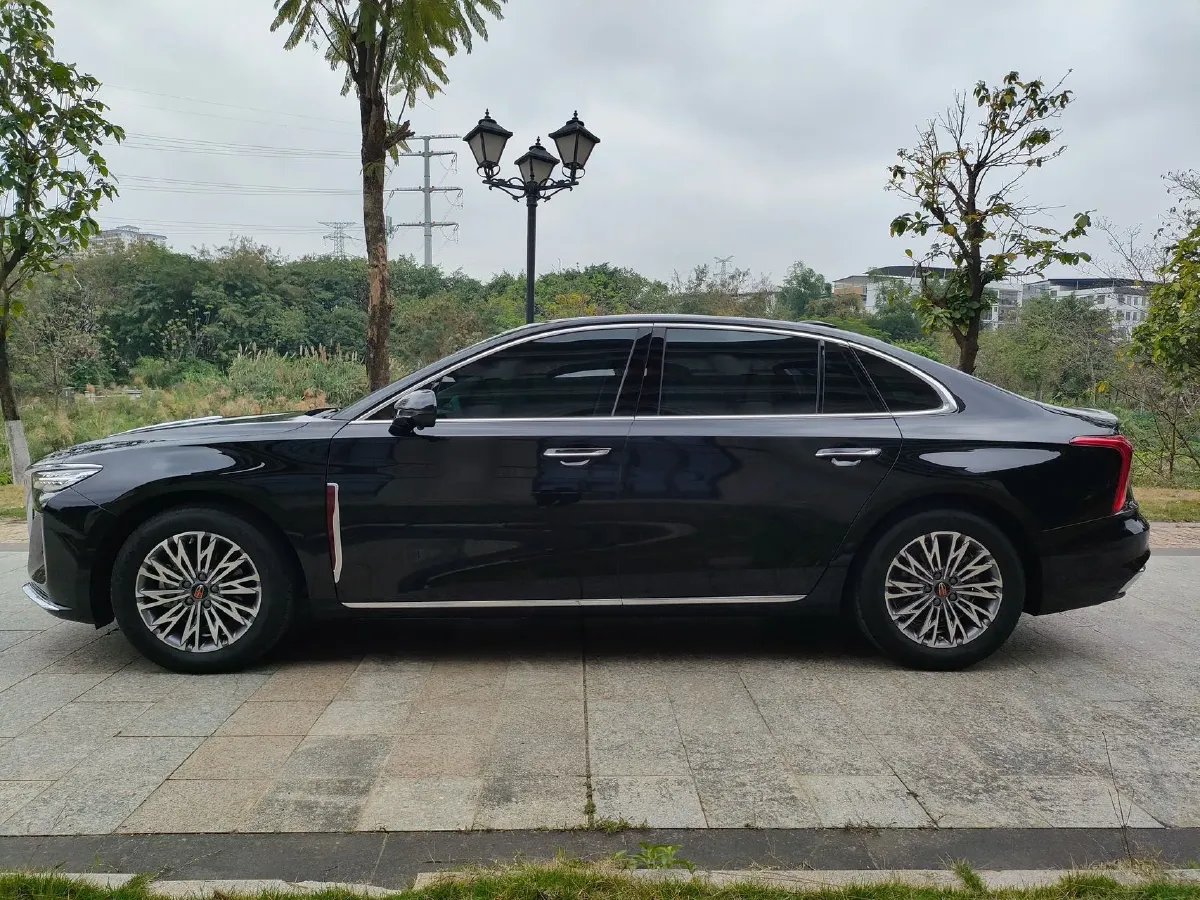 2023 HongQi H5 2.0T 224HP L4 8AT,autocango,china used car exporter,china ev exporter,chinese used car exporter,chinese used ev exporter