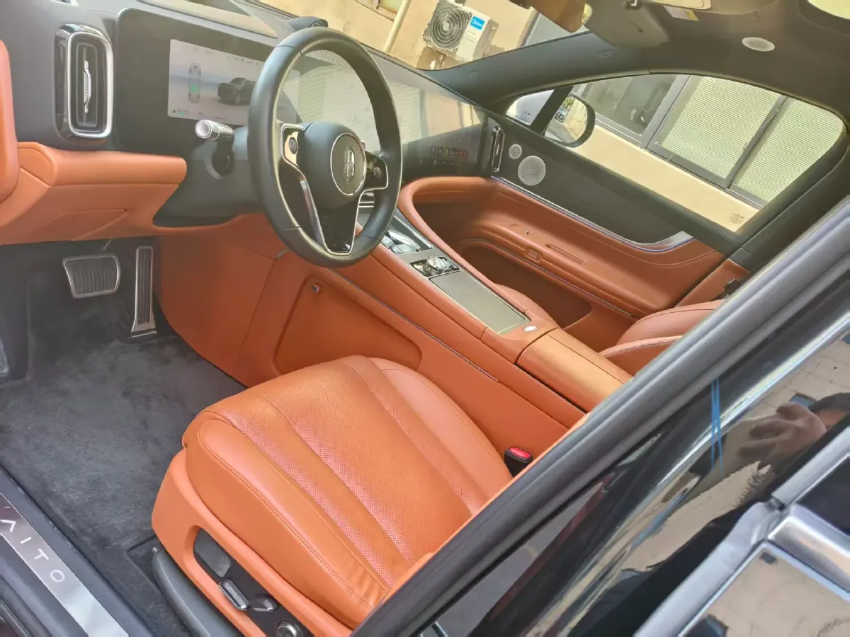 2024 AITO AITO M9 1.5T 152HP L4 REEV 42KWH,autocango,china used car exporter,china ev exporter,chinese used car exporter,chinese used ev exporter