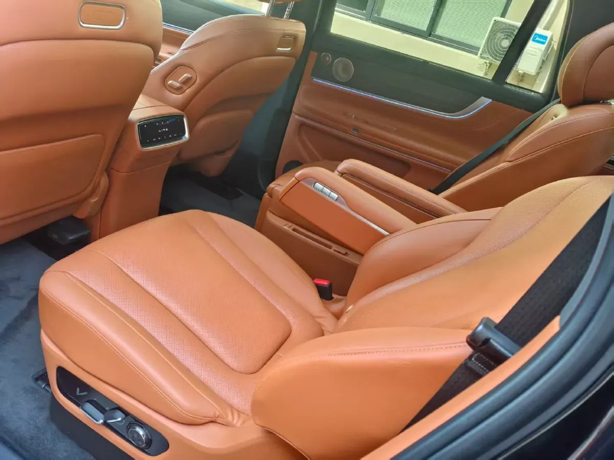 2024 AITO AITO M9 1.5T 152HP L4 REEV 42KWH,autocango,china used car exporter,china ev exporter,chinese used car exporter,chinese used ev exporter