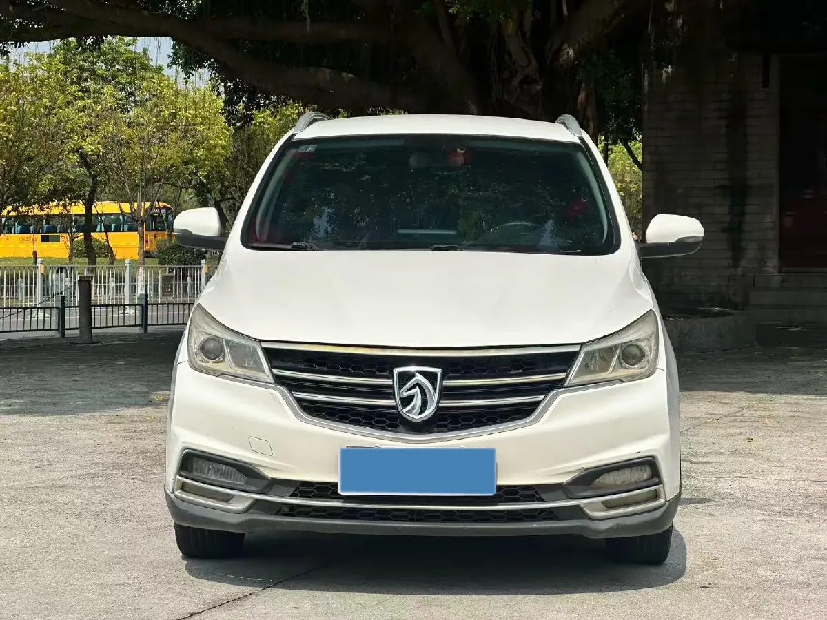 2019 BaoJun 730 1.5T 147HP L4 CVT,autocango,china used car exporter,china ev exporter,chinese used car exporter,chinese used ev exporter
