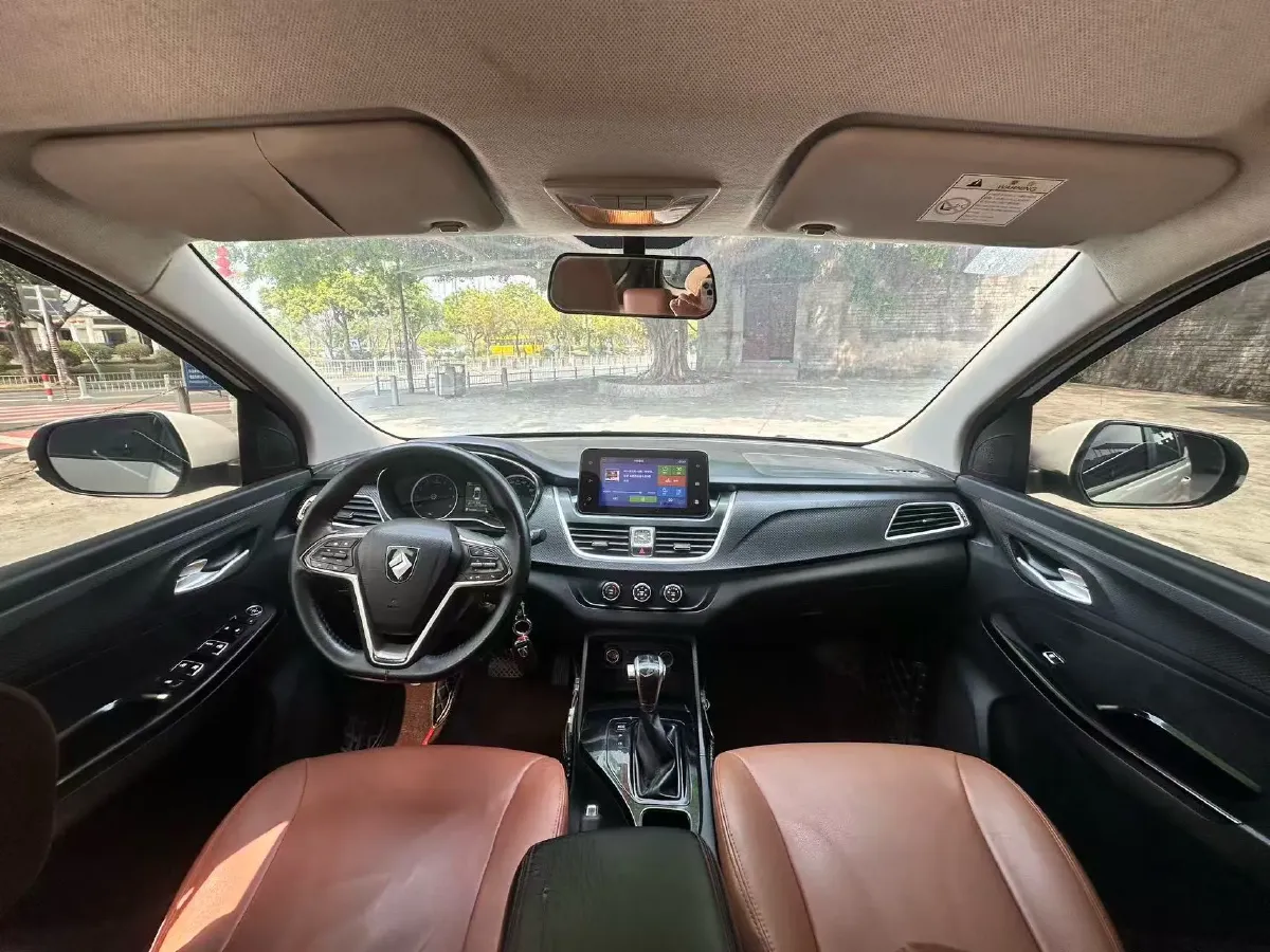 2019 BaoJun 730 1.5T 147HP L4 CVT,autocango,china used car exporter,china ev exporter,chinese used car exporter,chinese used ev exporter