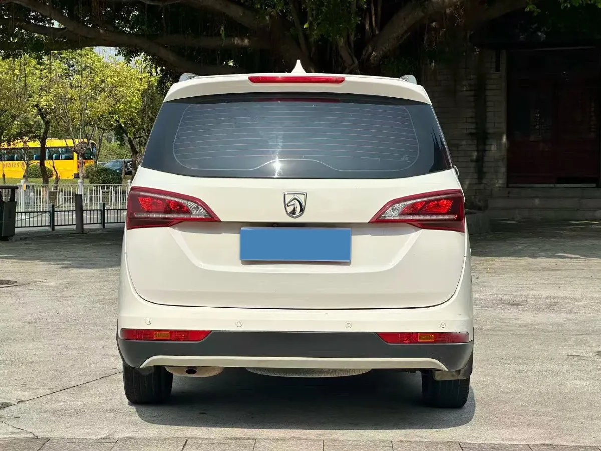2019 BaoJun 730 1.5T 147HP L4 CVT,autocango,china used car exporter,china ev exporter,chinese used car exporter,chinese used ev exporter