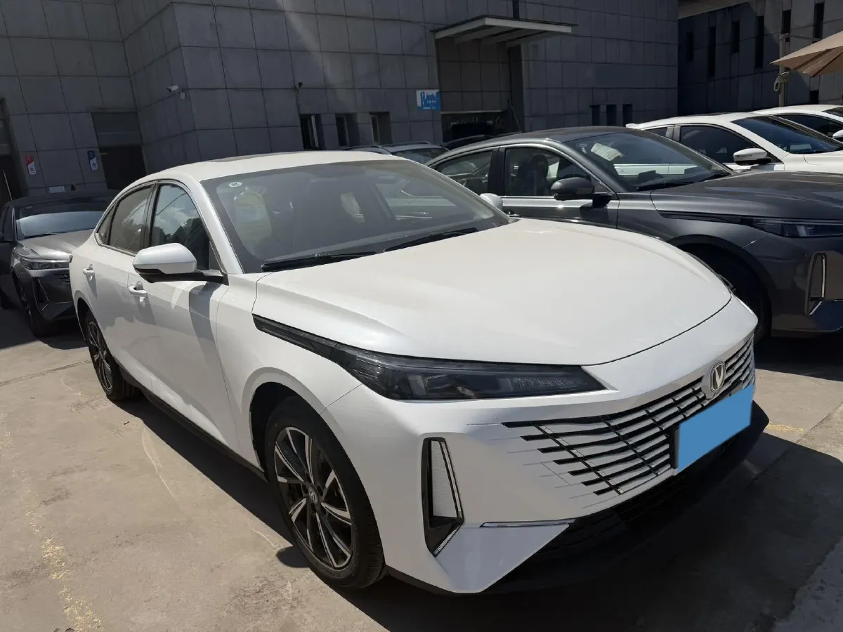 2025 ChangAn Eado 1.5T 192HP L4 7DCT,autocango,china used car exporter,china ev exporter,chinese used car exporter,chinese used ev exporter