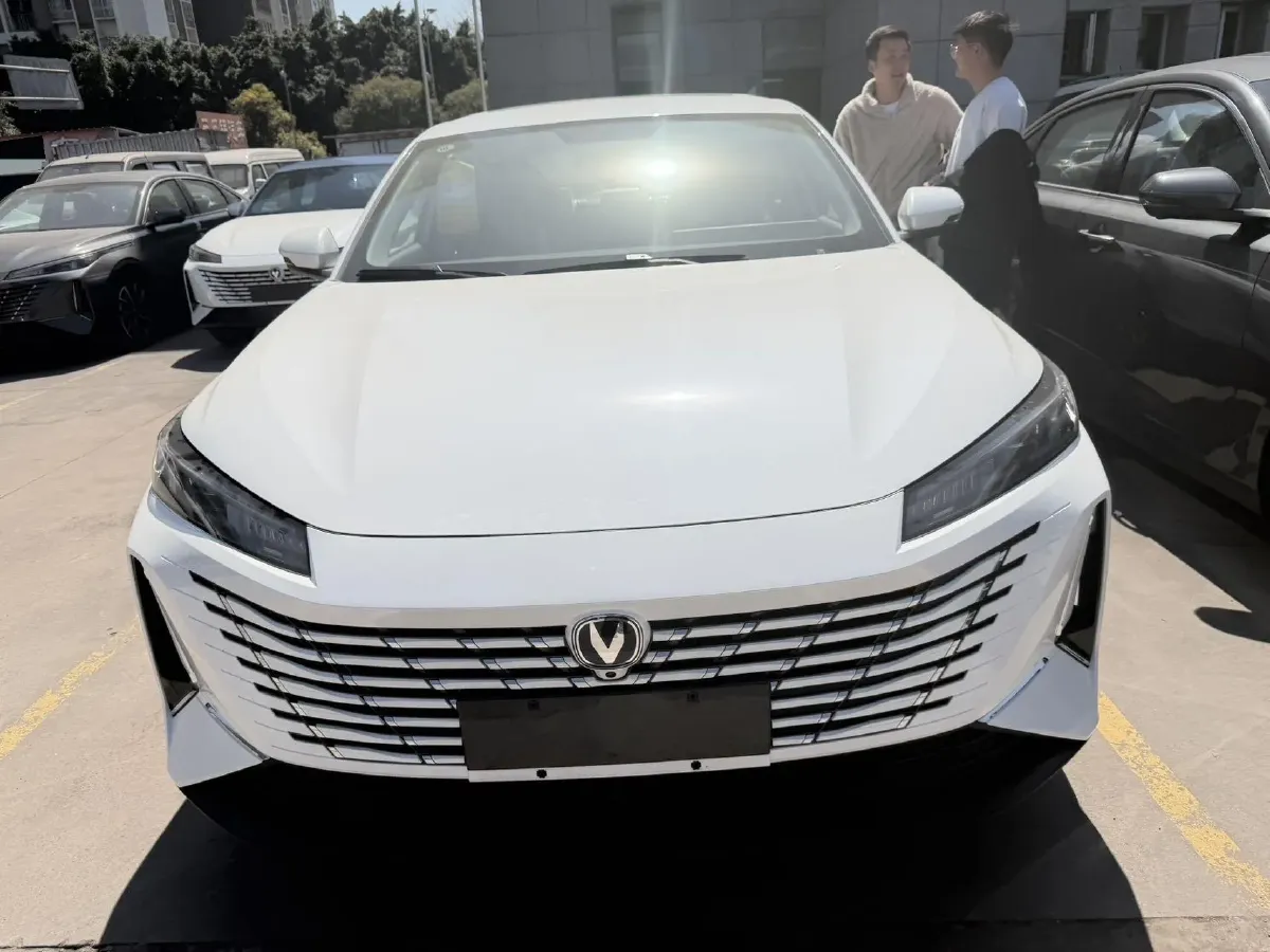 2025 ChangAn Eado 1.5T 192HP L4 7DCT,autocango,china used car exporter,china ev exporter,chinese used car exporter,chinese used ev exporter