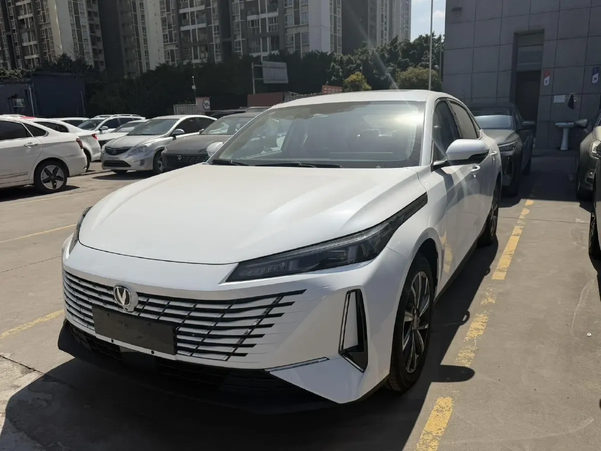 2025 ChangAn Eado 1.5T 192HP L4 7DCT,autocango,china used car exporter,china ev exporter,chinese used car exporter,chinese used ev exporter