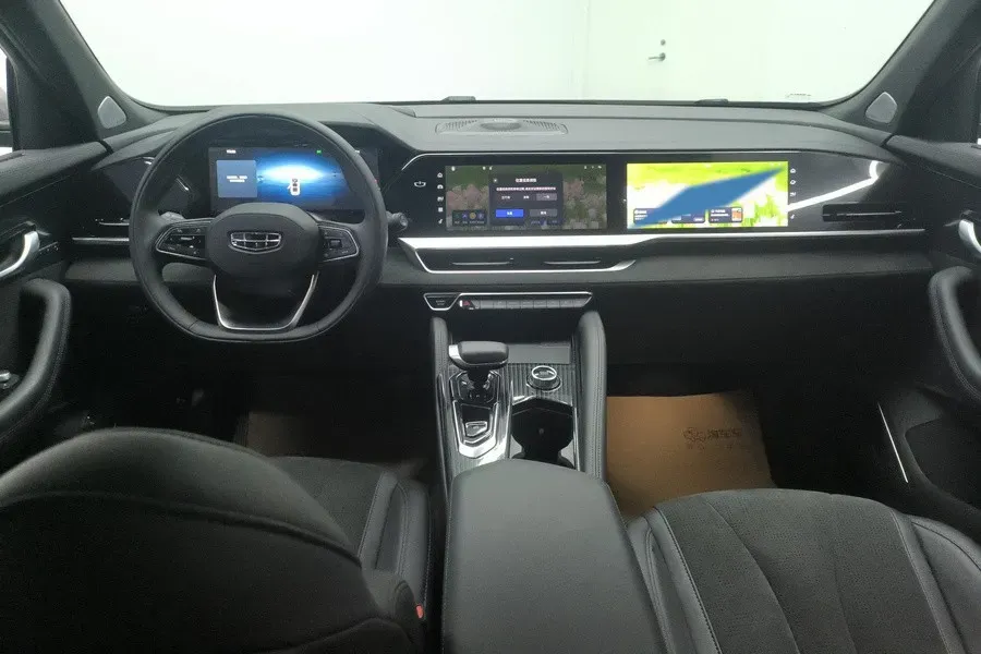 2024 Geely Monjaro 2.0T 238HP L4 8AT,autocango,china used car exporter,china ev exporter,chinese used car exporter,chinese used ev exporter