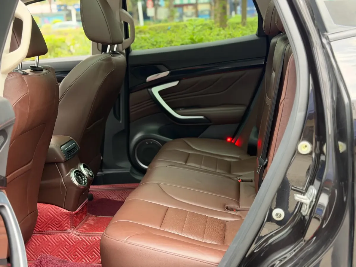 2017 WEY VV7 2.0T 234HP L4 7DCT,autocango,china used car exporter,china ev exporter,chinese used car exporter,chinese used ev exporter