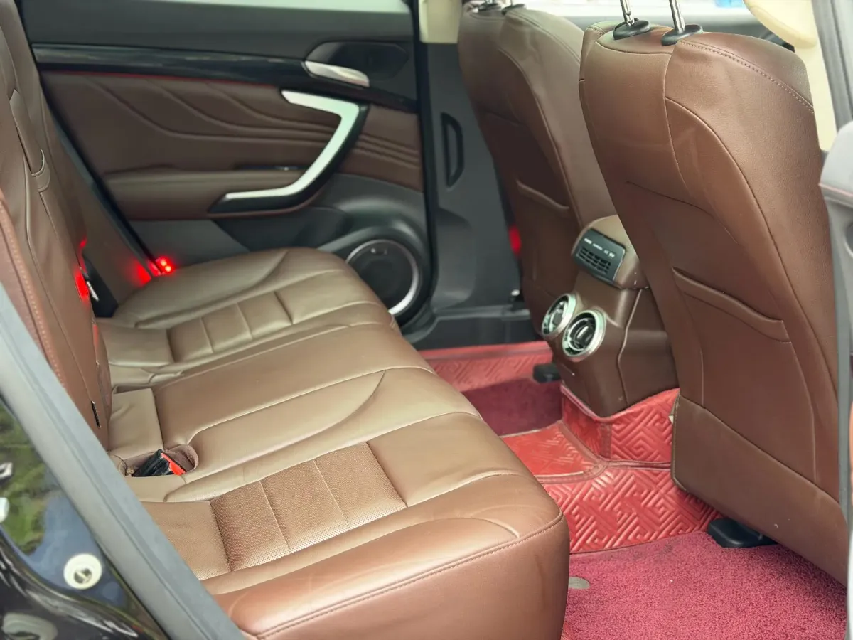 2017 WEY VV7 2.0T 234HP L4 7DCT,autocango,china used car exporter,china ev exporter,chinese used car exporter,chinese used ev exporter