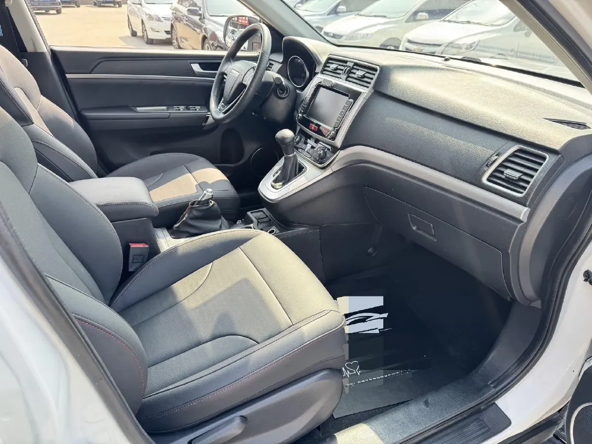 2019 Haval M6 1.5T 150HP L4 7DCT,autocango,china used car exporter,china ev exporter,chinese used car exporter,chinese used ev exporter