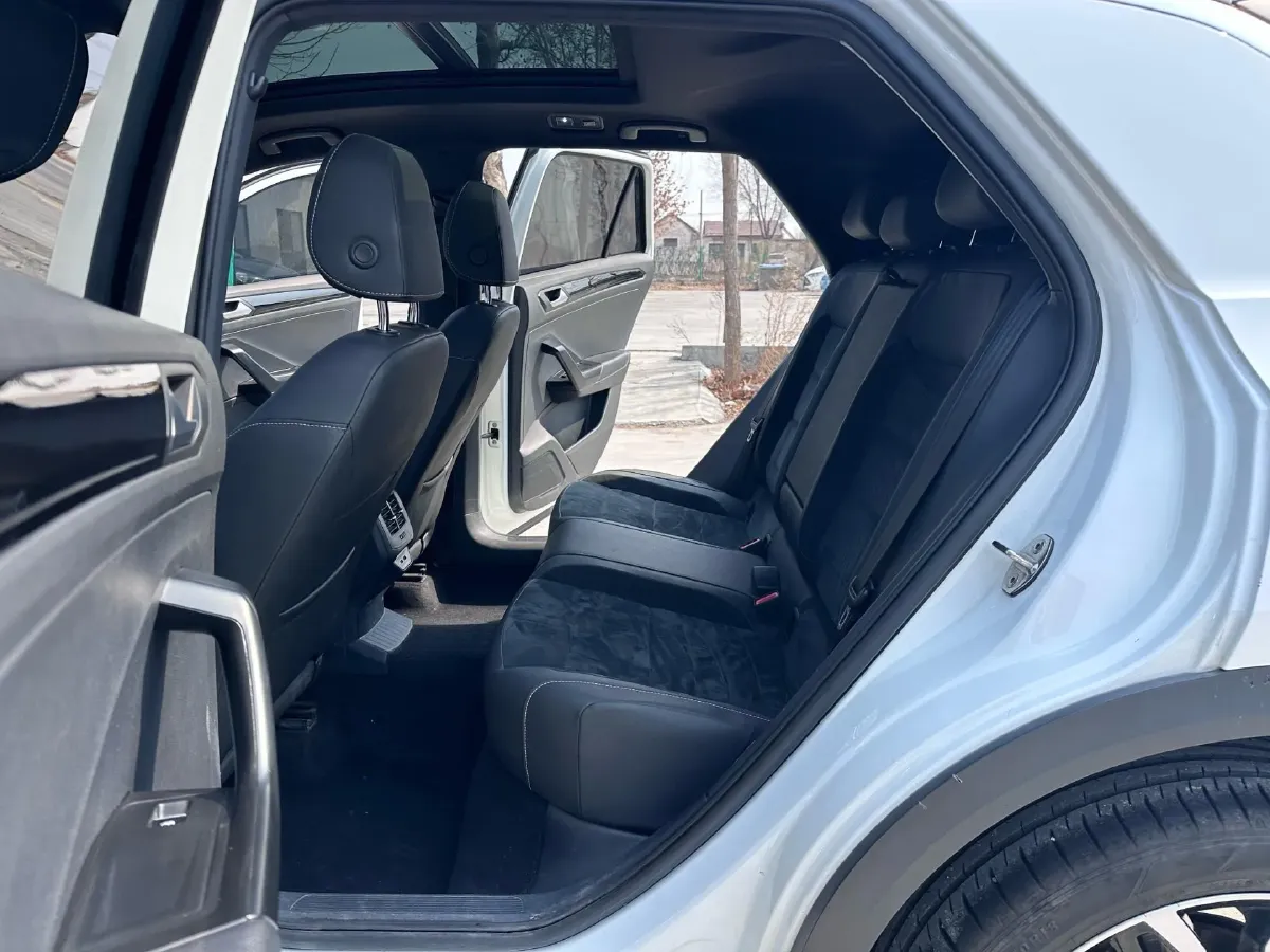 2021 Volkswagen T-Roc 1.4T 150HP L4 7DCT,autocango,china used car exporter,china ev exporter,chinese used car exporter,chinese used ev exporter