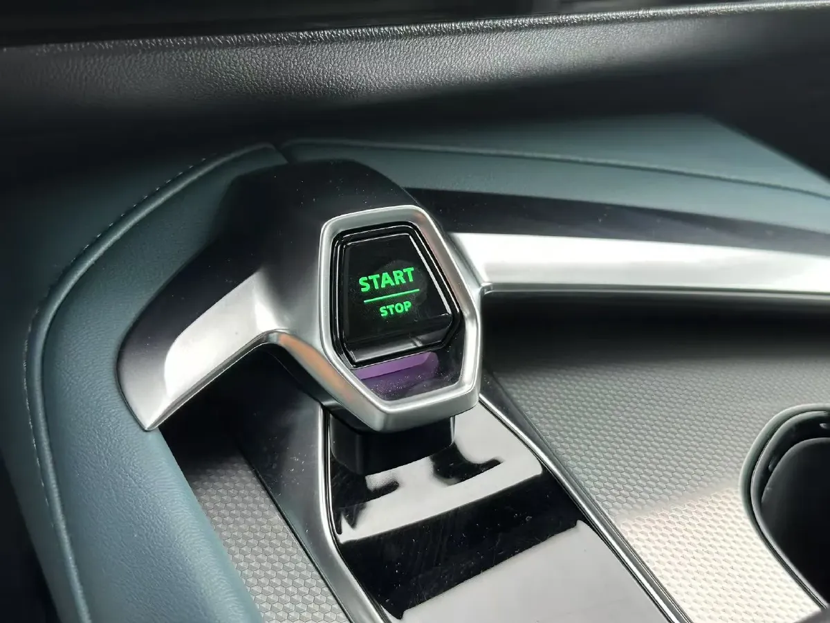 2023 MG 7 2.0T 261HP L4 9AT,autocango,china used car exporter,china ev exporter,chinese used car exporter,chinese used ev exporter