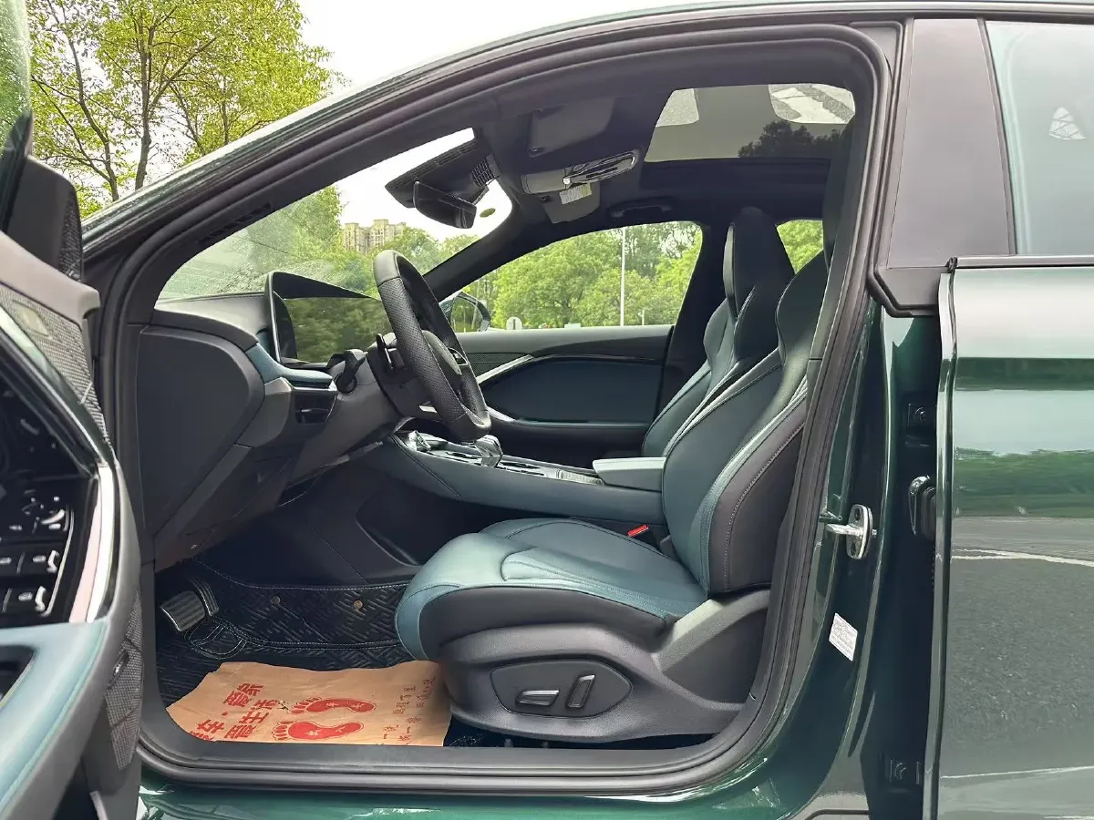 2023 MG 7 2.0T 261HP L4 9AT,autocango,china used car exporter,china ev exporter,chinese used car exporter,chinese used ev exporter