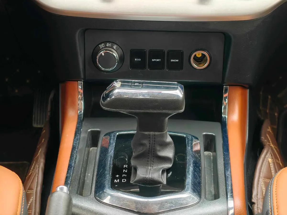 2020 Dongfeng RuiQi 6 2.3T 163HP L4 8AT,autocango,china used car exporter,china ev exporter,chinese used car exporter,chinese used ev exporter