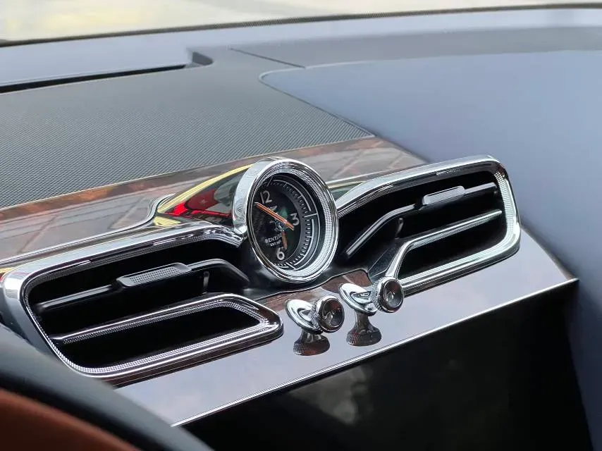 2021 Bentley Bentayga 4.0T 550HP V8 8AT,autocango,china used car exporter,china ev exporter,chinese used car exporter,chinese used ev exporter