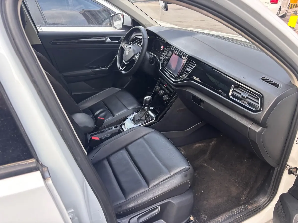 2019 Volkswagen T-Roc 1.4T 150HP L4 7DCT,autocango,china used car exporter,china ev exporter,chinese used car exporter,chinese used ev exporter