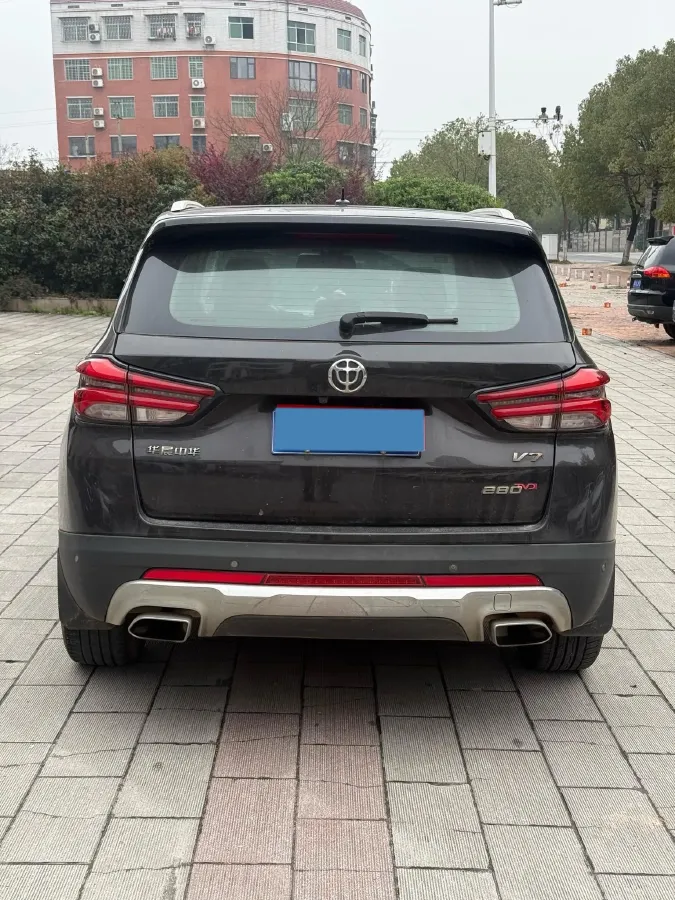 2018 Brilliance Auto V7 1.6T 204HP L4 6MT,autocango,china used car exporter,china ev exporter,chinese used car exporter,chinese used ev exporter