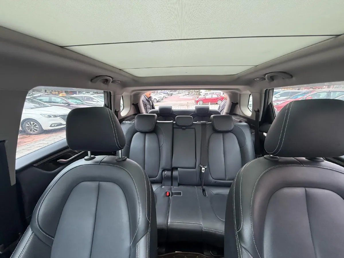 2018 Brilliance Auto V7 1.6T 204HP L4 6MT,autocango,china used car exporter,china ev exporter,chinese used car exporter,chinese used ev exporter