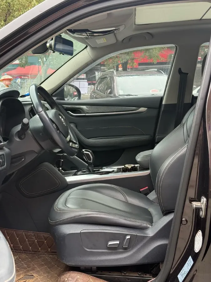 2018 Brilliance Auto V7 1.6T 204HP L4 6MT,autocango,china used car exporter,china ev exporter,chinese used car exporter,chinese used ev exporter