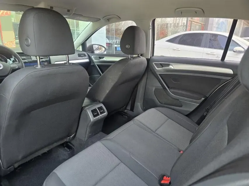 2018 Volkswagen Golf 1.6L 110HP L4 6AT,autocango,china used car exporter,china ev exporter,chinese used car exporter,chinese used ev exporter