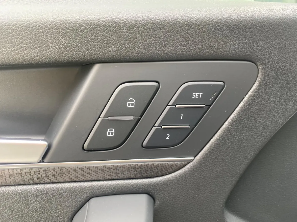 2022 Audi Q5L 2.0T 252HP L4 7DCT,autocango,china used car exporter,china ev exporter,chinese used car exporter,chinese used ev exporter