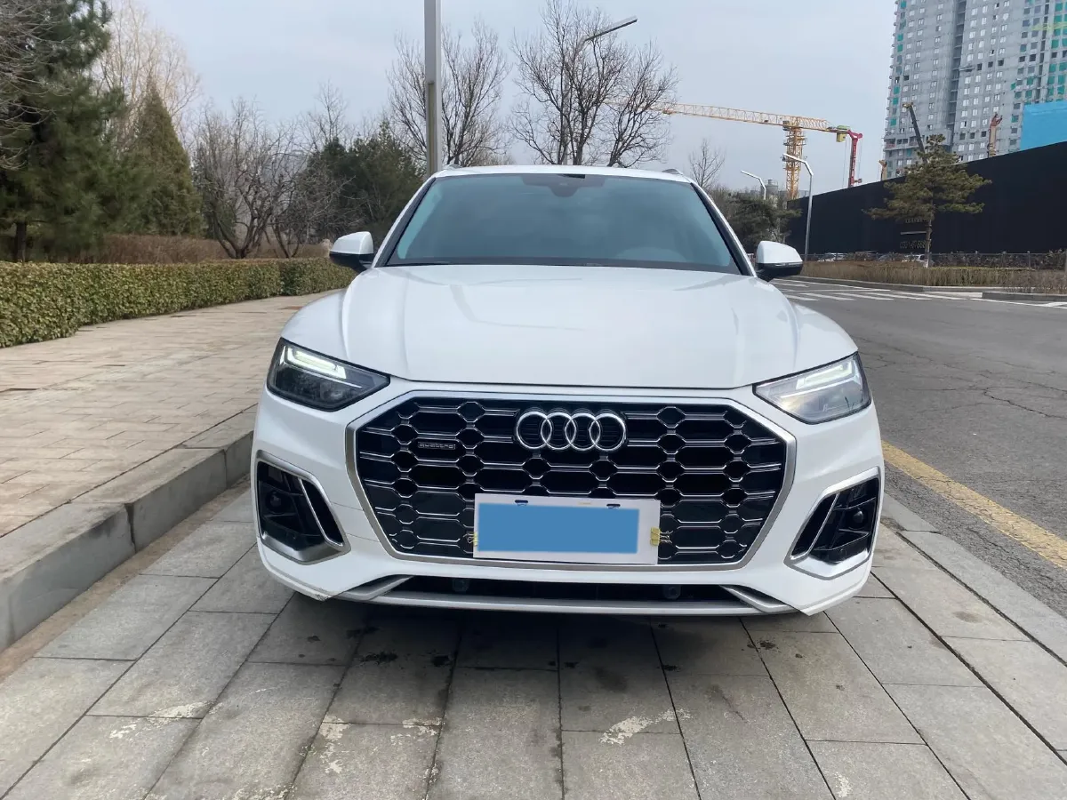 2022 Audi Q5L 2.0T 252HP L4 7DCT,autocango,china used car exporter,china ev exporter,chinese used car exporter,chinese used ev exporter