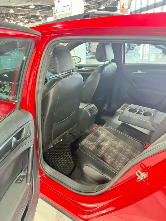 2018 Volkswagen GolfGTI 2.0T 220HP L4 7DCT,autocango,china used car exporter,china ev exporter,chinese used car exporter,chinese used ev exporter