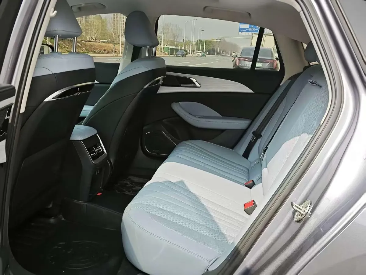 2025 HongQi H5 1.5T 150HP L4 1DHT PHEV,autocango,china used car exporter,china ev exporter,chinese used car exporter,chinese used ev exporter