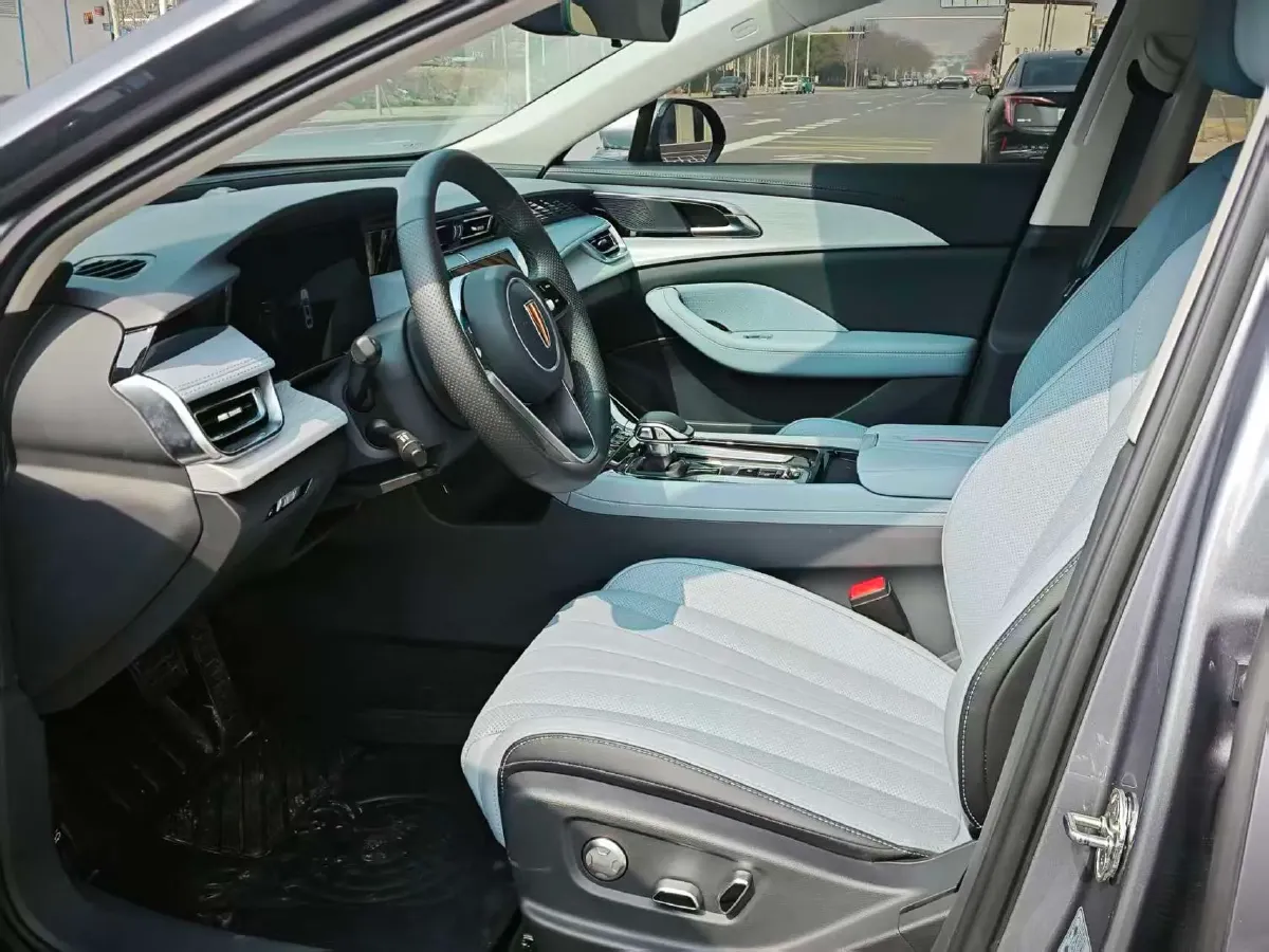 2025 HongQi H5 1.5T 150HP L4 1DHT PHEV,autocango,china used car exporter,china ev exporter,chinese used car exporter,chinese used ev exporter