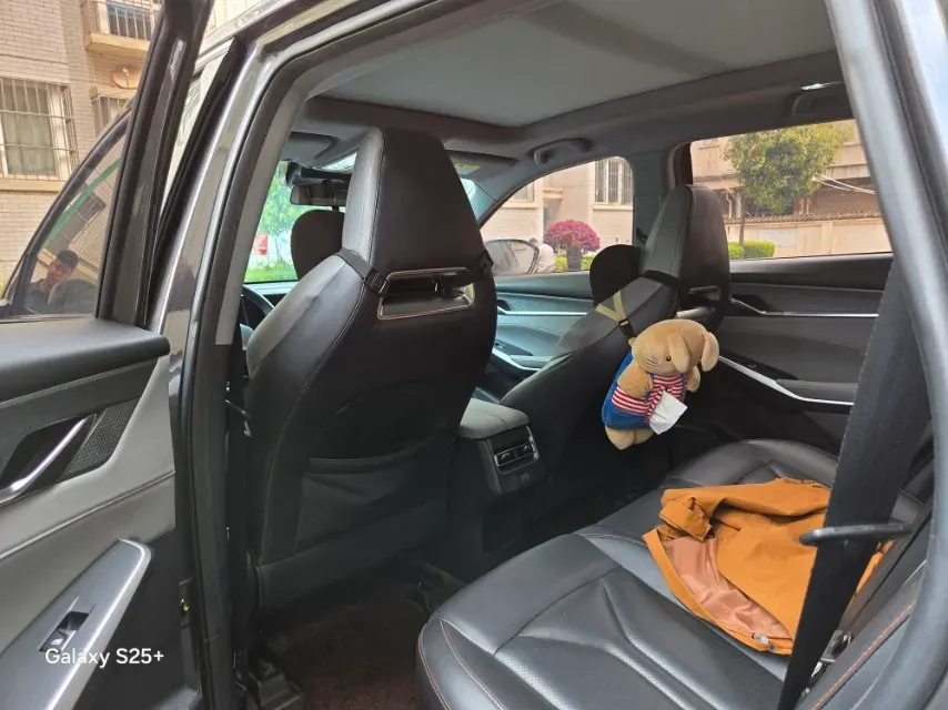 2022 ChangAn CS75 Plus 1.5T 188HP L4 8AT,autocango,china used car exporter,china ev exporter,chinese used car exporter,chinese used ev exporter