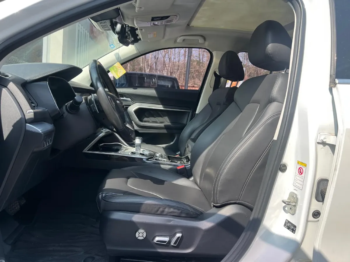 2017 Haval H6 2.0T 197HP L4 7DCT,autocango,china used car exporter,china ev exporter,chinese used car exporter,chinese used ev exporter