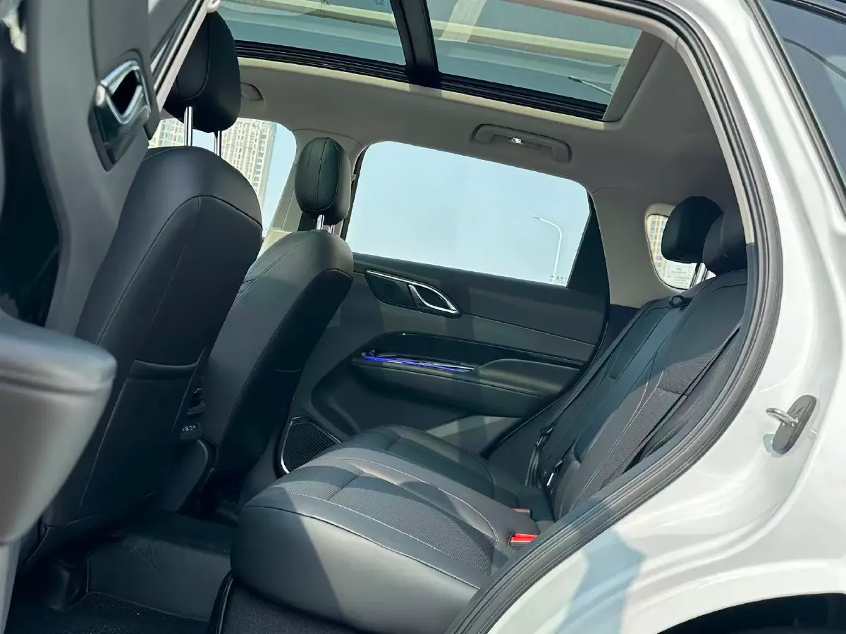 2025 HongQi HS3 1.5T 150HP L4 1DHT PHEV,autocango,china used car exporter,china ev exporter,chinese used car exporter,chinese used ev exporter