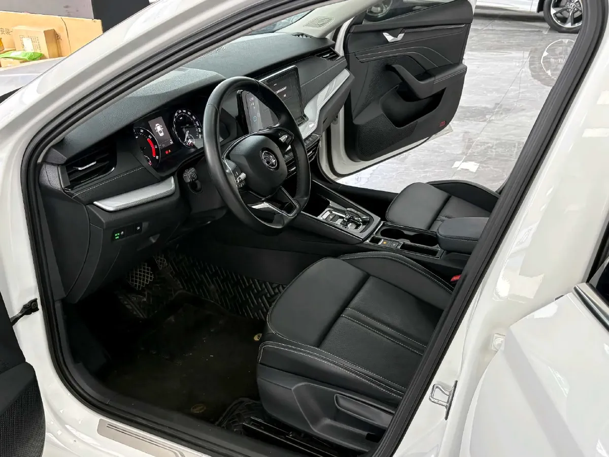 2021 Skoda Octavia 1.4T 150HP L4 7DCT,autocango,china used car exporter,china ev exporter,chinese used car exporter,chinese used ev exporter