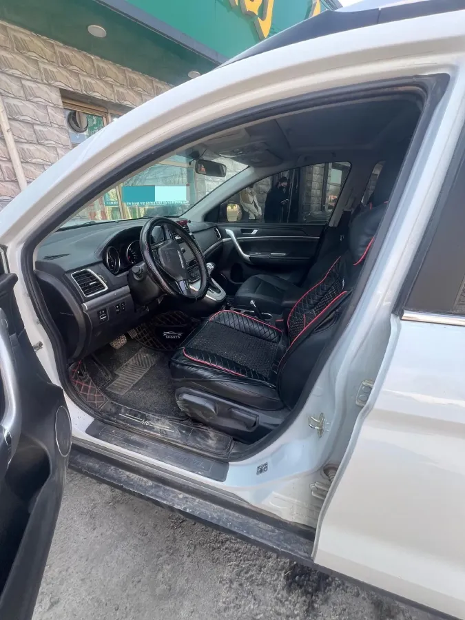 2019 Haval M6 1.5T 150HP L4 7DCT,autocango,china used car exporter,china ev exporter,chinese used car exporter,chinese used ev exporter