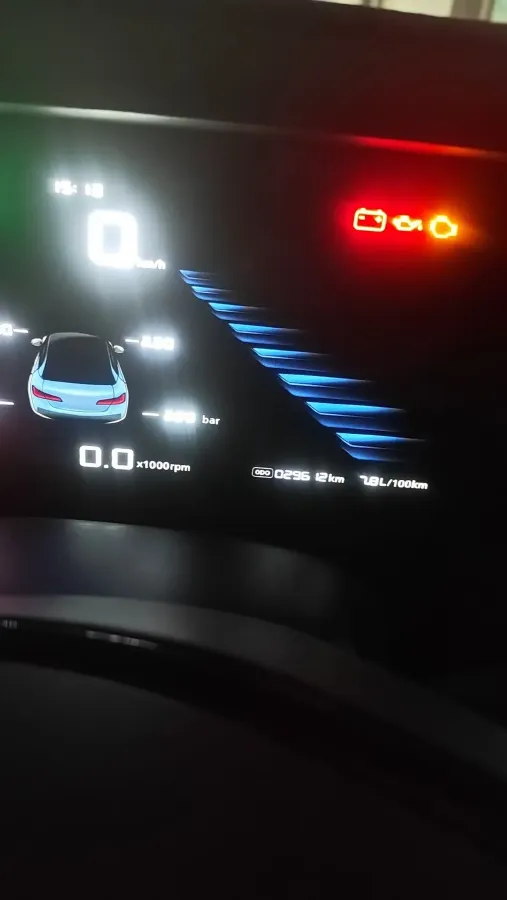 2023 Roewe i5 1.5L 129HP L4 5MT,autocango,china used car exporter,china ev exporter,chinese used car exporter,chinese used ev exporter