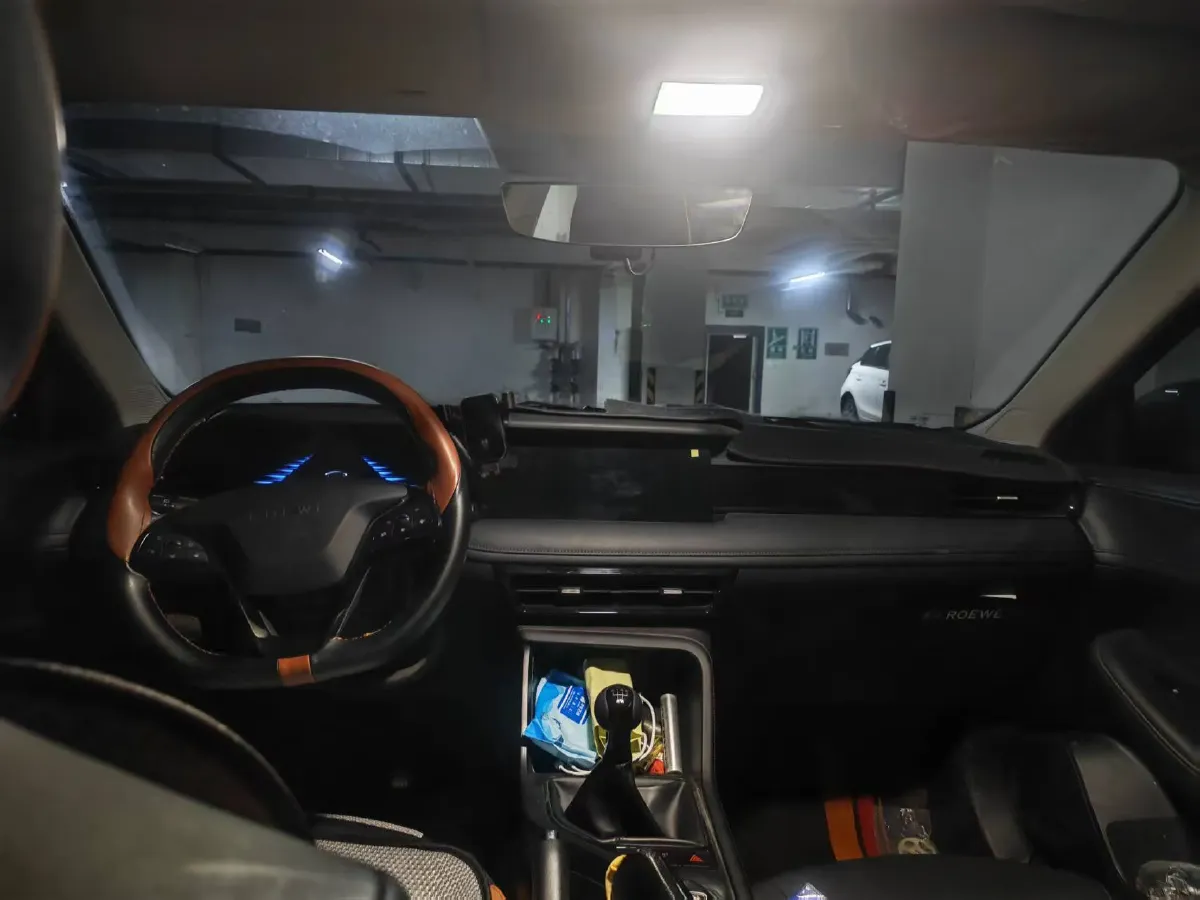 2023 Roewe i5 1.5L 129HP L4 5MT,autocango,china used car exporter,china ev exporter,chinese used car exporter,chinese used ev exporter