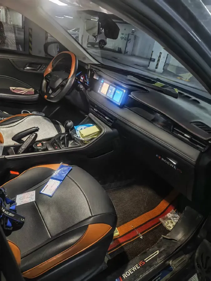 2023 Roewe i5 1.5L 129HP L4 5MT,autocango,china used car exporter,china ev exporter,chinese used car exporter,chinese used ev exporter