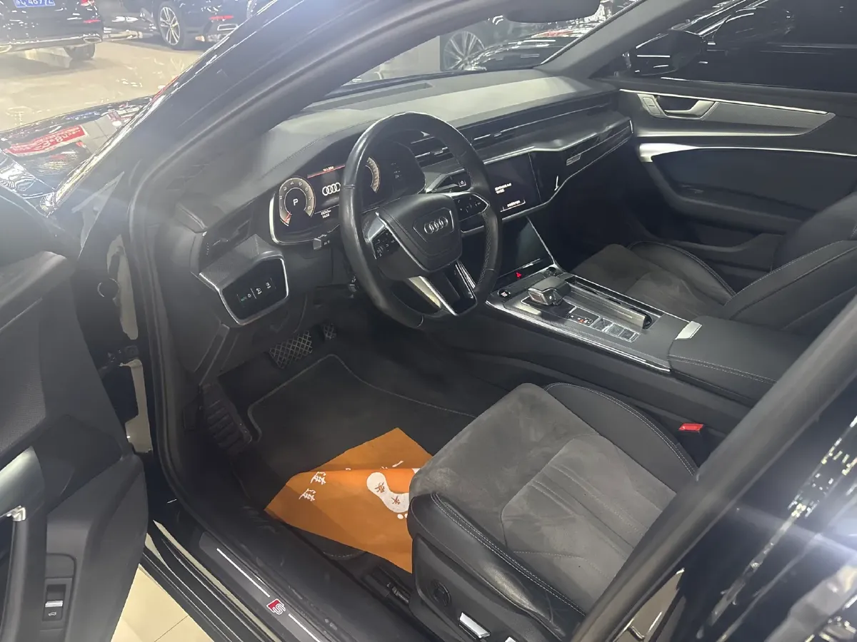 2024 Audi A6L 2.0T 190HP L4 7DCT,autocango,china used car exporter,china ev exporter,chinese used car exporter,chinese used ev exporter