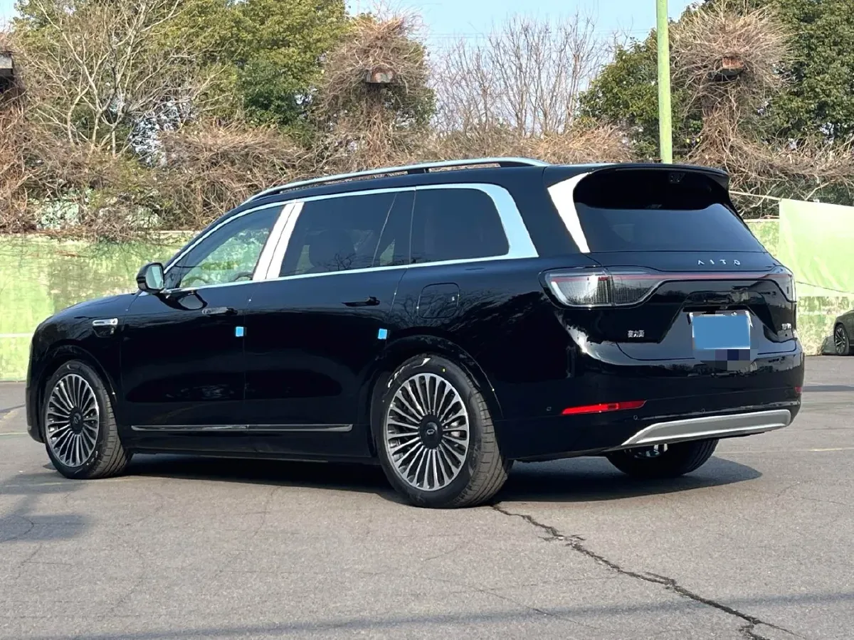 2025 AITO AITO M9 REEV 160HP REEV 52KWH,autocango,china used car exporter,china ev exporter,chinese used car exporter,chinese used ev exporter