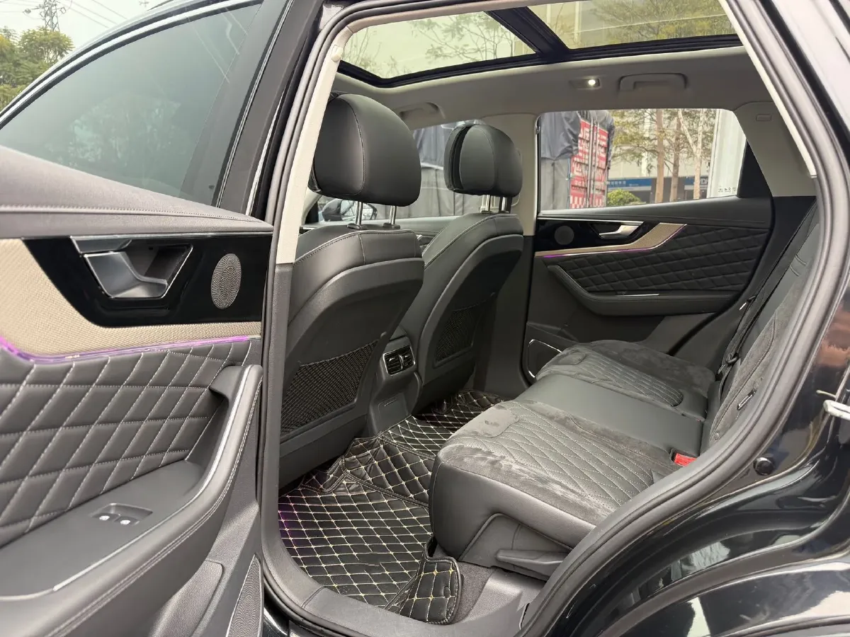 2022 HongQi HS5 2.0T 224HP L4 6AT,autocango,china used car exporter,china ev exporter,chinese used car exporter,chinese used ev exporter