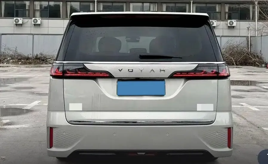 2022 Voyah Dream 1.5T 136HP L4 PHEV 25.57KWH,autocango,china used car exporter,china ev exporter,chinese used car exporter,chinese used ev exporter