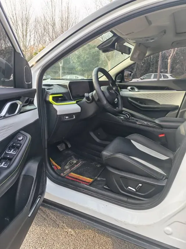 2023 Geely Coolray 1.5T 181HP L4 7DCT,autocango,china used car exporter,china ev exporter,chinese used car exporter,chinese used ev exporter