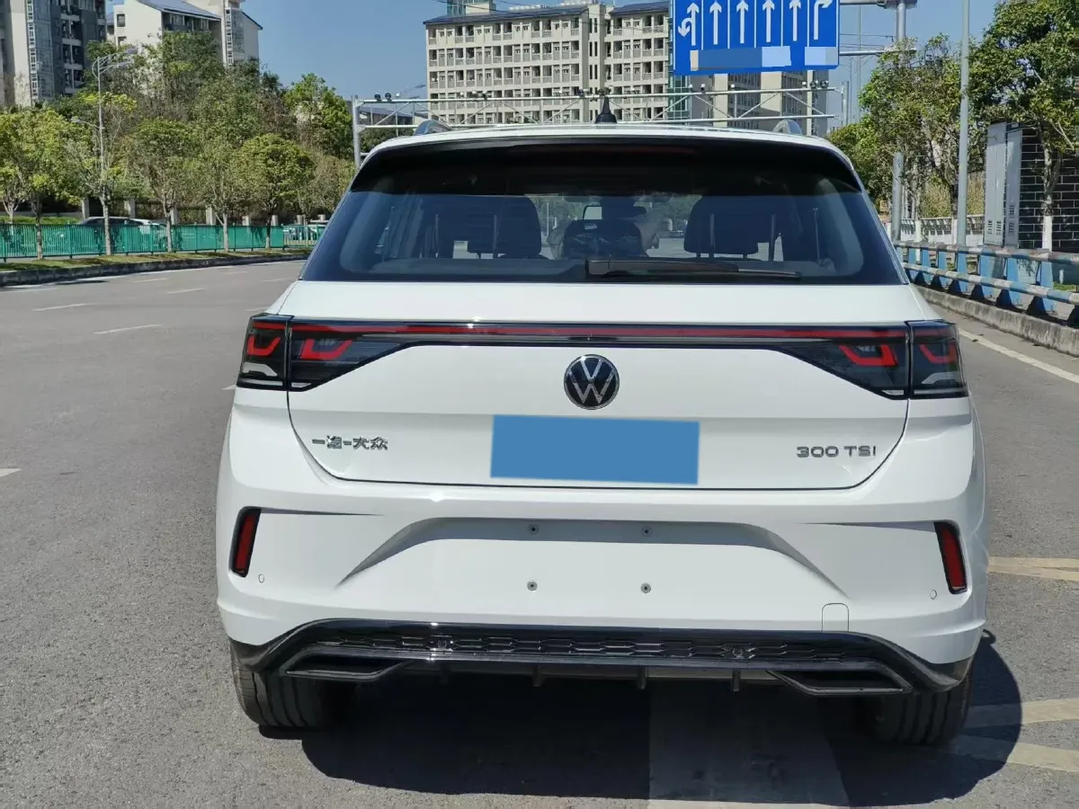 2025 Volkswagen T-Roc 1.5T 160HP L4 7DCT,autocango,china used car exporter,china ev exporter,chinese used car exporter,chinese used ev exporter