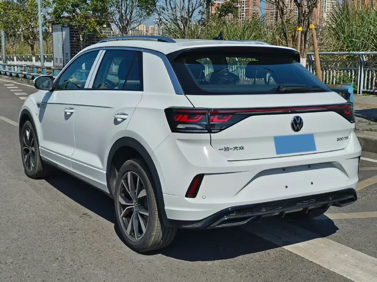 2025 Volkswagen T-Roc 1.5T 160HP L4 7DCT,autocango,china used car exporter,china ev exporter,chinese used car exporter,chinese used ev exporter