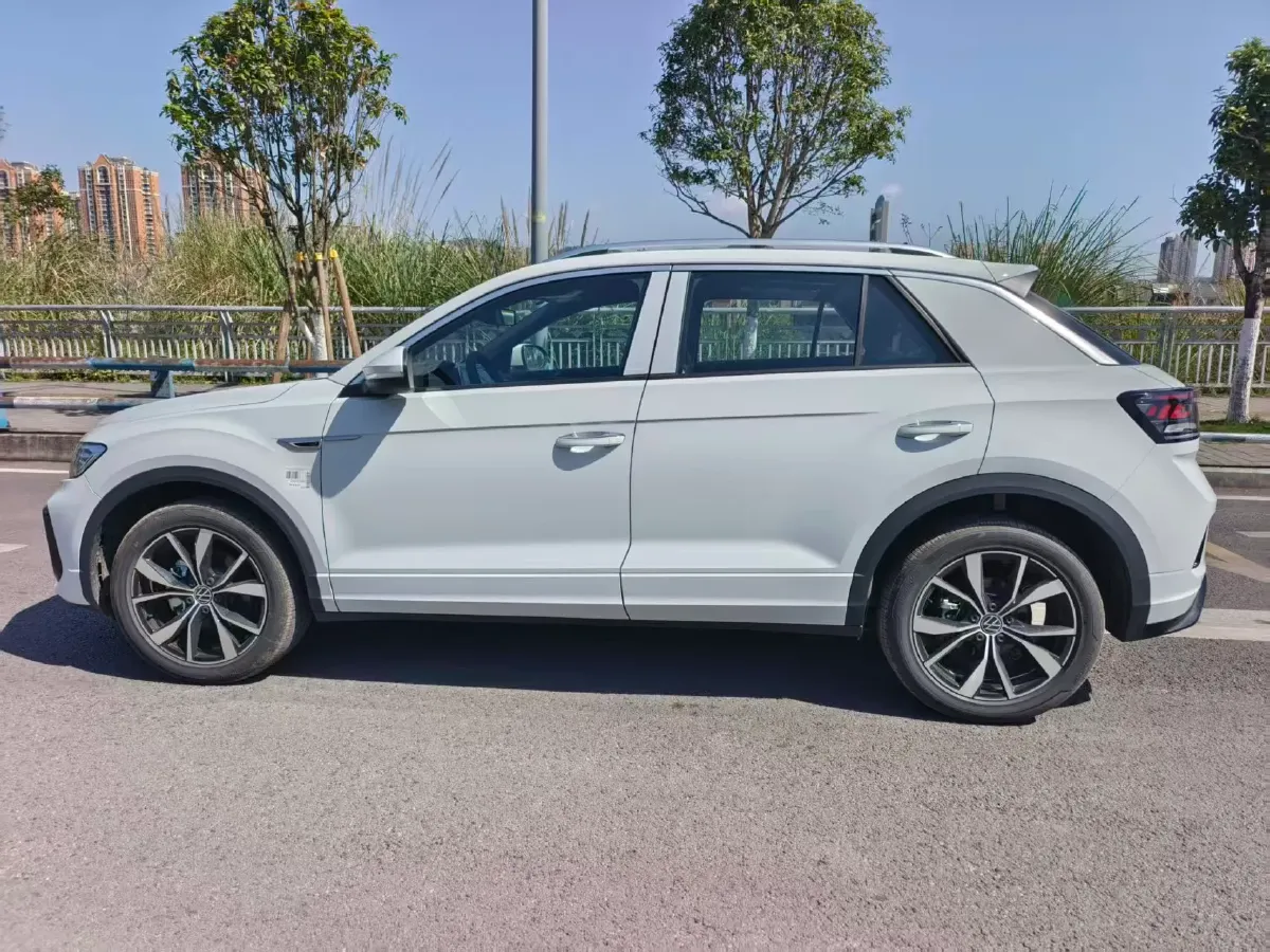 2025 Volkswagen T-Roc 1.5T 160HP L4 7DCT,autocango,china used car exporter,china ev exporter,chinese used car exporter,chinese used ev exporter
