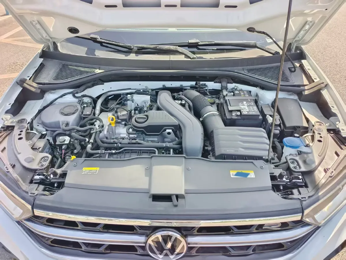 2025 Volkswagen T-Roc 1.5T 160HP L4 7DCT,autocango,china used car exporter,china ev exporter,chinese used car exporter,chinese used ev exporter