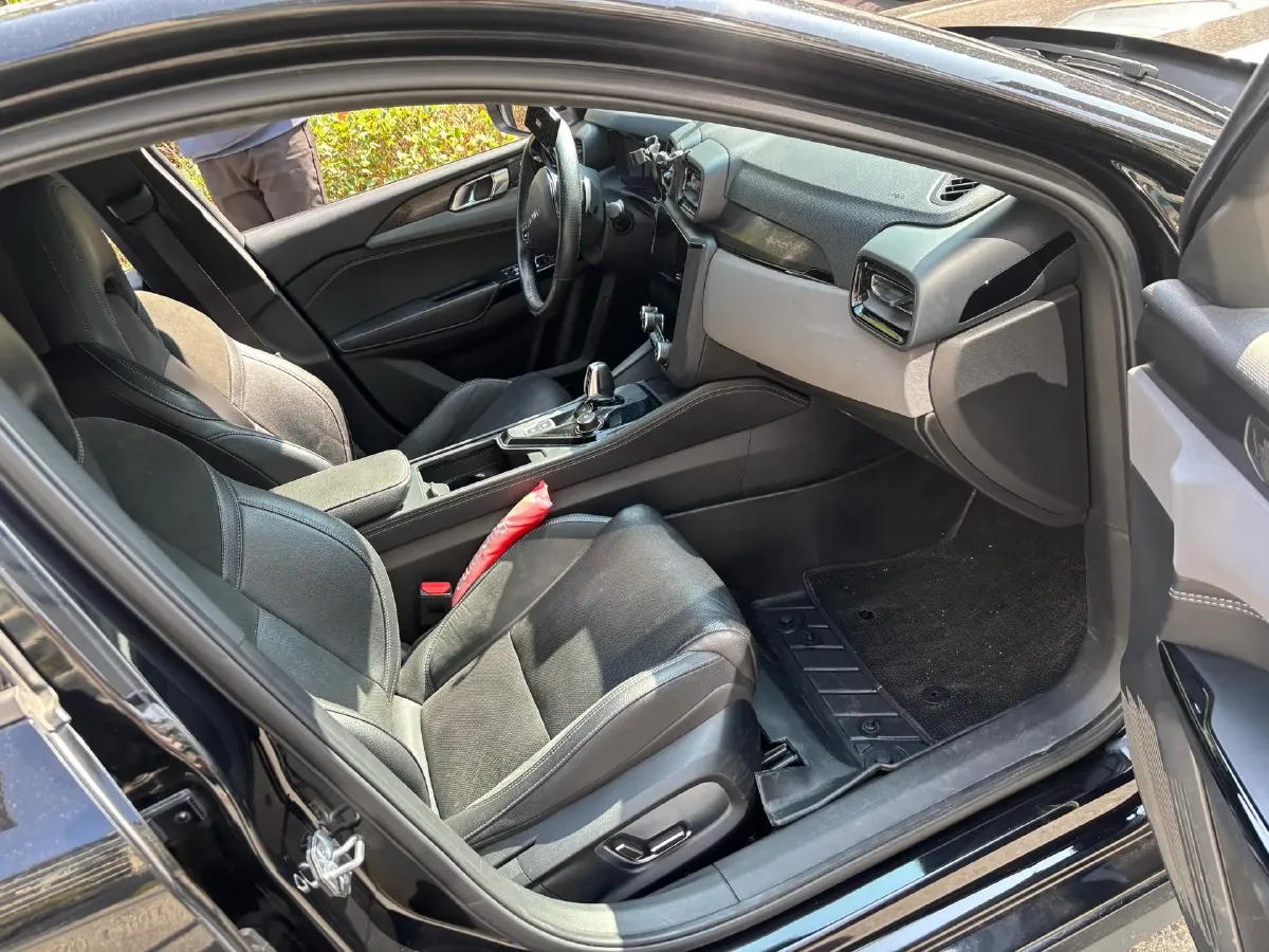 2021 LYNK&CO 03 1.5T 180HP L3 7DCT,autocango,china used car exporter,china ev exporter,chinese used car exporter,chinese used ev exporter